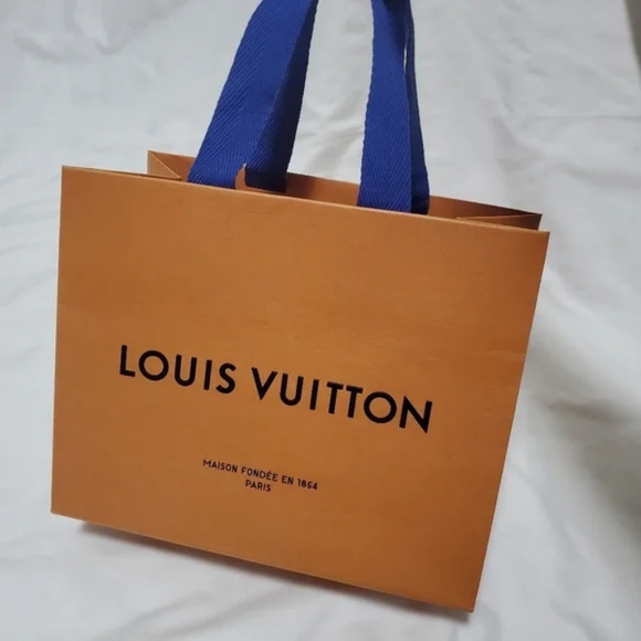 Louis Vuitton Authentic Gift Bags - Picture 6 of 6